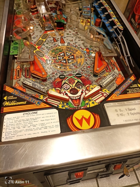 'CYCLONE' Flipperautomat, gebraucht